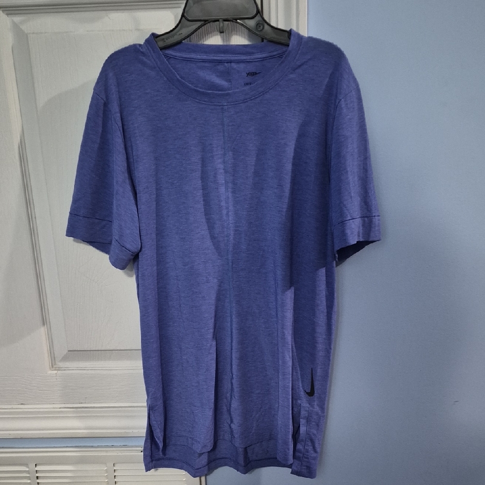 Nike Women's Purple Short Sleeve Tee